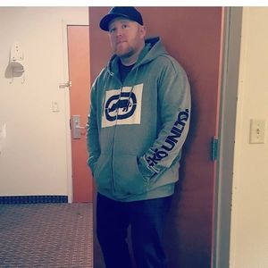 Meet your Posher, Louis